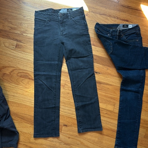 Volcom Kids Bottom Bundle - Picture 3 of 16